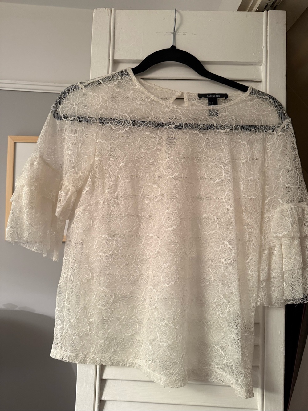 Forever 21 Ivory Floral Lace Short Sleeve Blouse